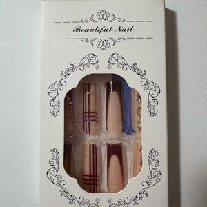 Beautiful Nail Press-On Set